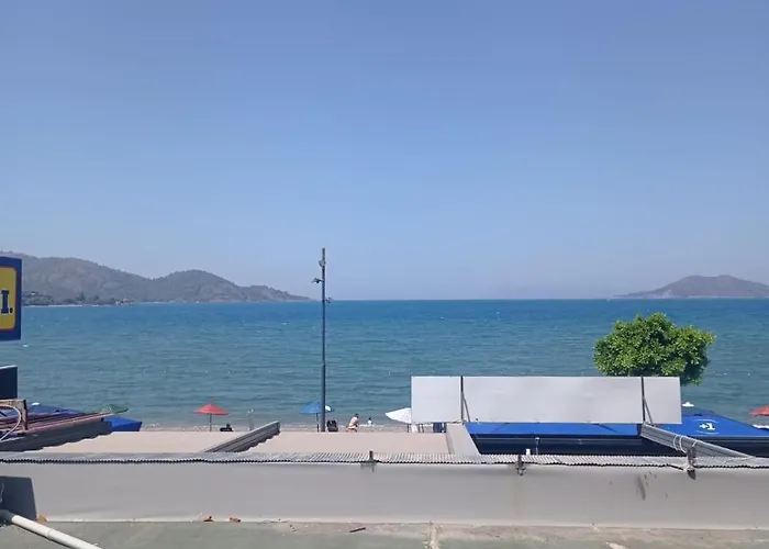 Отель Sea Door