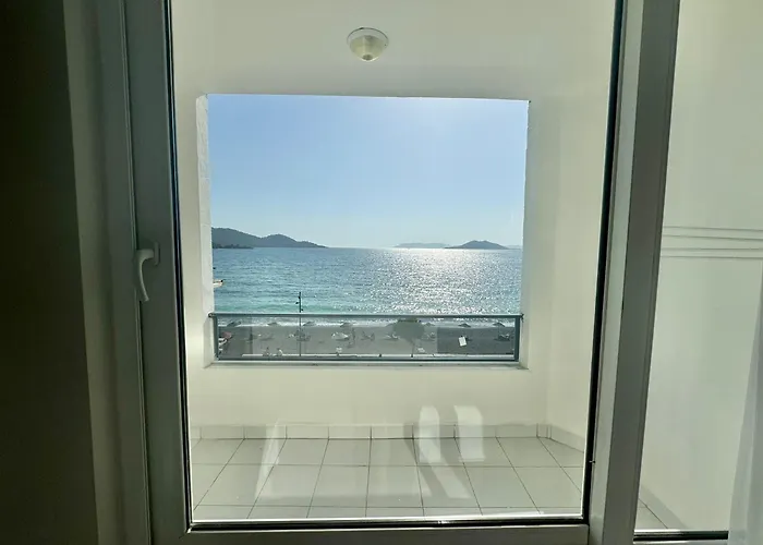 Отель Sea Door